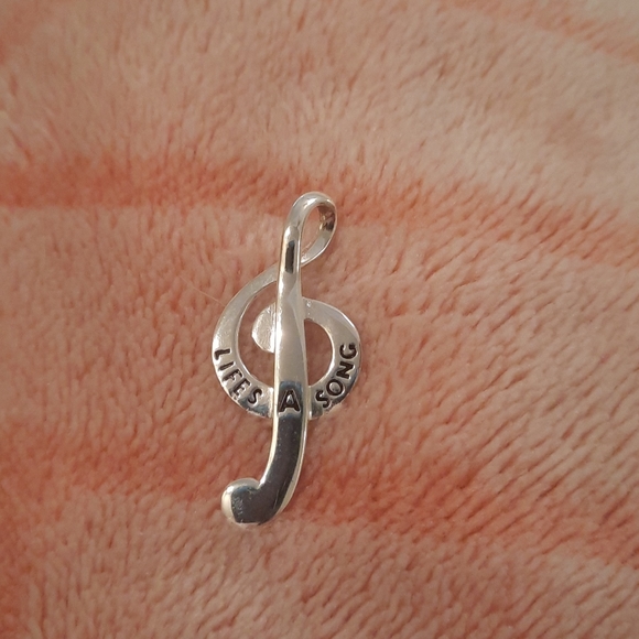 Jewelry - Treble clef "Lifes a Song" pendant